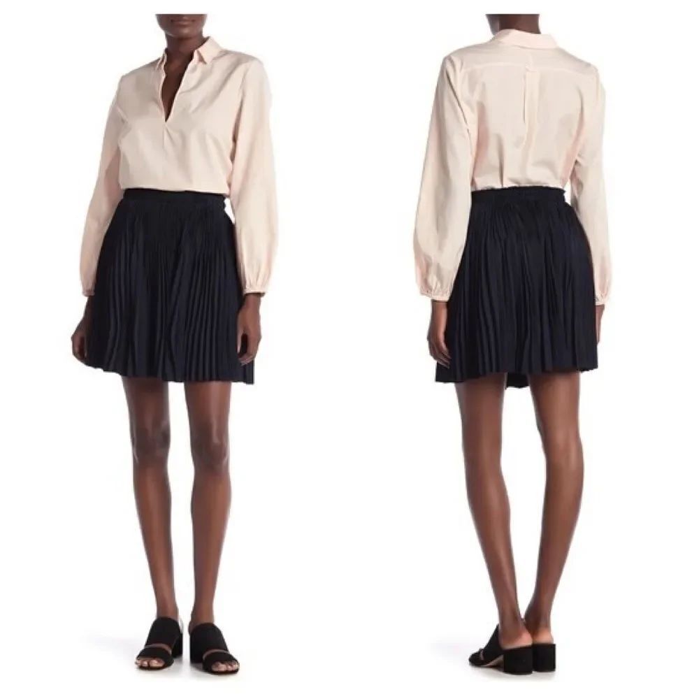 Vince Pleated Mini Skirt Size Medium